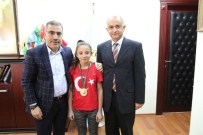TÜRKIYE MUAY THAI FEDERASYONU - Şampiyondan Başkan Çelikcan'a Ziyaret
