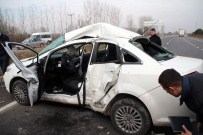 Tır Kavşağa Giren Otomobile Çarptı Açıklaması 2 Yaralı