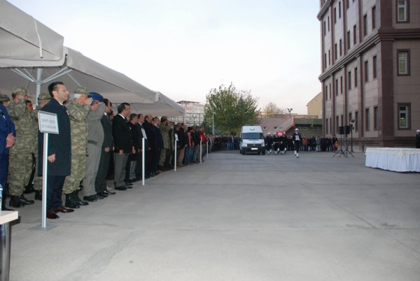 Şehit polis memleketine uğurlandı