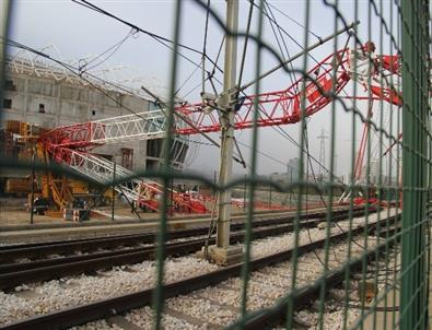 Devrilen Vinç Bursaray Seferlerini İptal Ettirdi Açıklaması