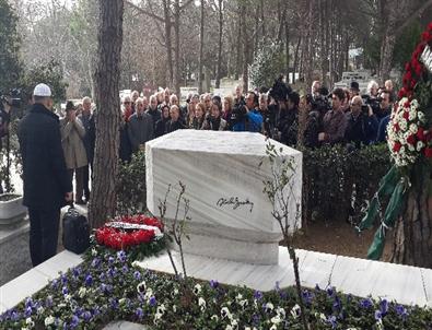 Duayen Gazeteci Abdi İpekçi Kabri Başında Anıldı