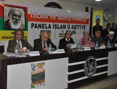 İslam ve Barış Paneline Yoğun İlgi