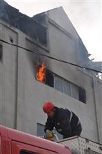 Mobilya Sanayisinde Yangın Paniği