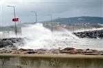 DENİZ UÇAĞI - Bandırma’da Fırtına Deniz Ulaşımını Aksatıyor
