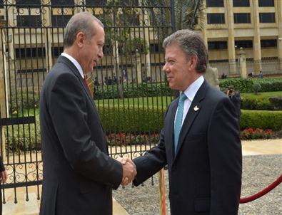 Cumhurbaşkanı Erdoğan, Kolombiya’da Resmi Törenle Karşılandı