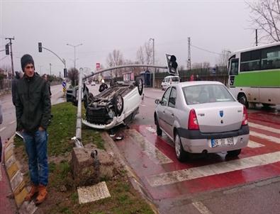 Hatalı Şerit Değiştiren Otomobil Takla Attı Açıklaması