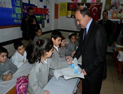Vali Erol Öğrencilere Okul Sütü Dağıttı