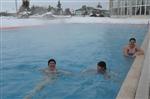Eksi 10 Derece Karlı Havada Termal Havuz Keyfi