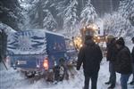 ASKERİ KONVOY - Kar Engeline Takılan Askerlere Edremit Belediyesi Yardım Etti