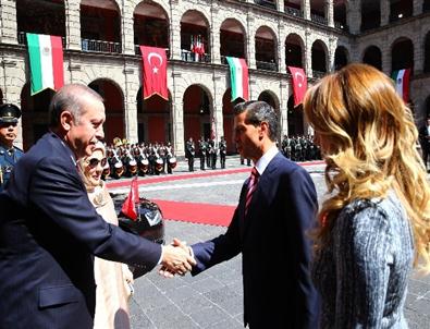 Cumhurbaşkanı Erdoğan Meksika’da Resmi Törenle Karşılandı