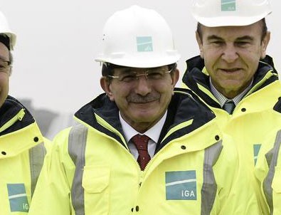 Davutoğlu, 3. havalimanı inşaatını inceledi