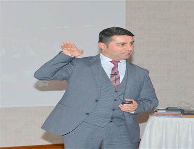 Duşta Şarkı Söylemek Ses Tellerine İyi Geliyor