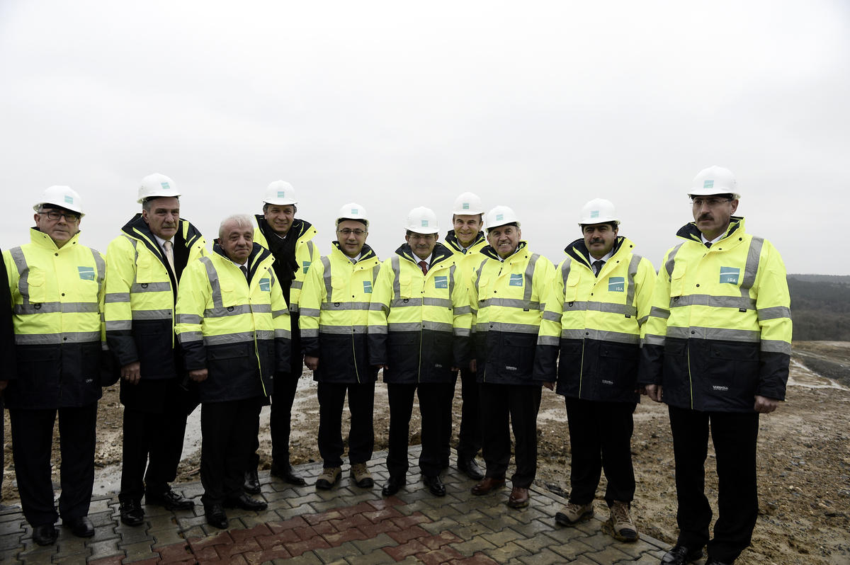 Davutoğlu, 3. havalimanı inşaatını inceledi