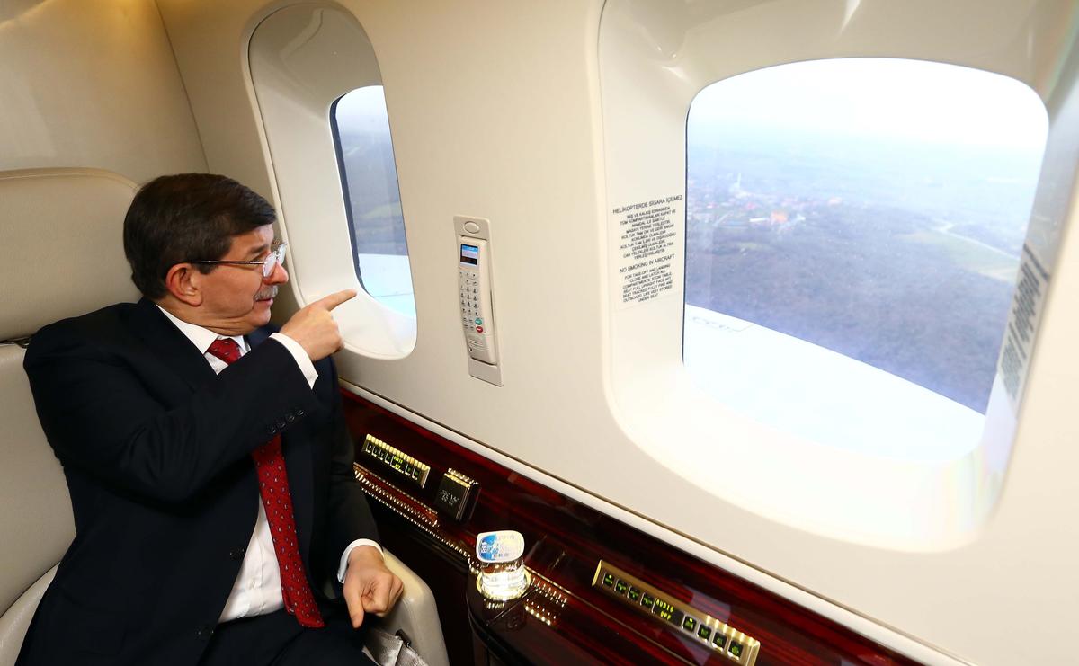 Davutoğlu, 3. havalimanı inşaatını inceledi