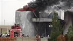 GAZ SIKIŞMASI - Asfalt Tankında Çıkan Yangın Paniğe Neden Oldu