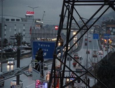 Nişanlısından Ayrıldı Yüksek Gerilim Hattına Çıktı