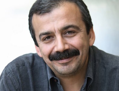 Sırrı Sürreyya Önder'den flaş karar