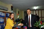 Başkan Tuna, Sevgililer Günü İçin Gül Dağıttı