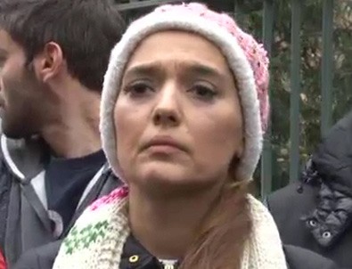 Demet Akalın ve Okan Kurt çifti Özgecan için yürüdü