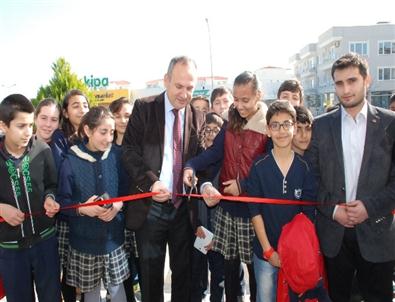 Didim’de Özel Eğitim Merkezi Öğrencilerinin Ebru Eserleri Sergilendi