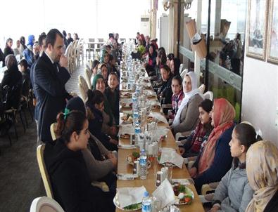 Samimi-yet Projesi Kapsamında Babası Vefat Etmiş 50 Çocuğa Tablet Verildi