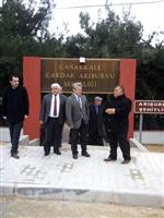 İSMAİL AYHAN TAVLI - Lapseki Kaymakamı Tavlı Çardak Arı Burnu Şehitliğini Gezdi