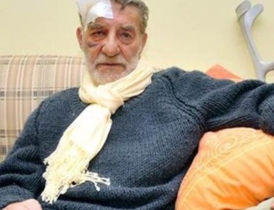 Ahmet Mekin trafik kazası geçirdi