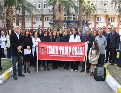 Doktorlar ve Hemşireler Özgecan'a Sahip Çıktı