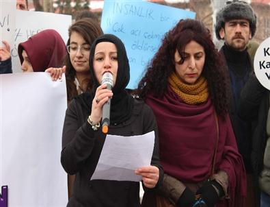 Özgecan'ın Öldürülmesi Muş'ta Protesto Edildi