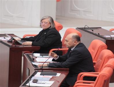Ak Partili Vekil'den Genel Kurul'da Özgecan İçin El-fatiha