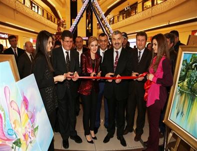 Başkan Çelik Sergi Açtı