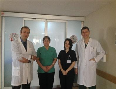 78 Yaşındaki Bir Hastadan 405 Gram Kitle Çıkarıldı