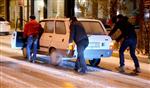 Bandırma'da Caddeler Buz Pistine Döndü