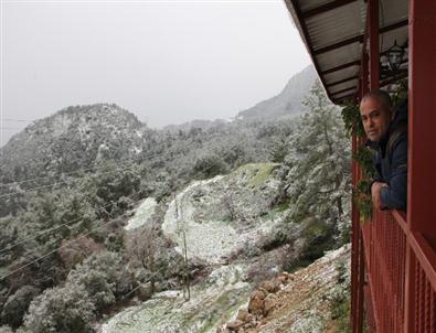 Çıralı'da 20 Yıl Sonra İlk Kez Kar Yağdı