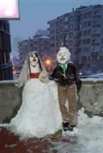 İLGİNÇ GÖRÜNTÜ - Bu Da Kardan Gelin-damat