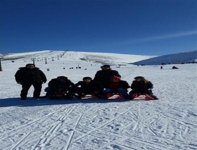 Görme Engellilerin Akdağ’da Kayak Keyfi