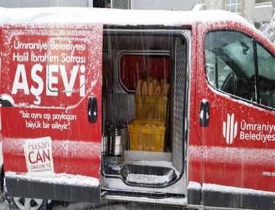 Ümraniye Belediyesi Aşevlerinden Soğuk Havada Sıcak İkram