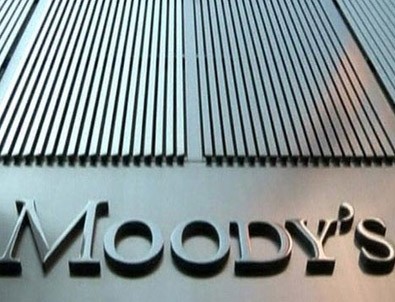 Moody's Rusya'nın kredi notunu düşürdü