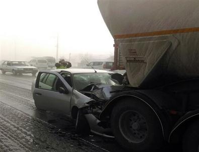 Otomobil Beton Mikserine Çarptı Açıklaması