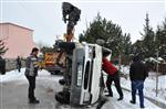 EMNIYET ŞERIDI - Yozgat’ta Minibüs Dereye Uçtu Açıklaması