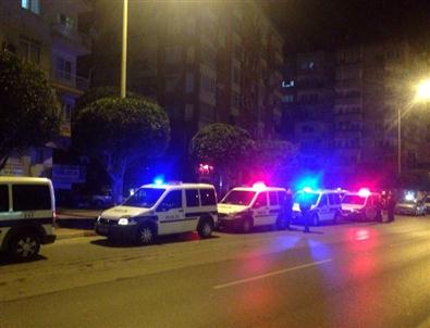 Antalya'da Silahlı Şahsa Polis Müdahalesi