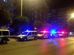 İTFAİYE MERDİVENİ - Antalya'da Silahlı Şahsa Polis Müdahalesi