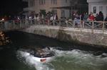 Fethiye'de  Otomobil Dsi Kanalına Uçtu