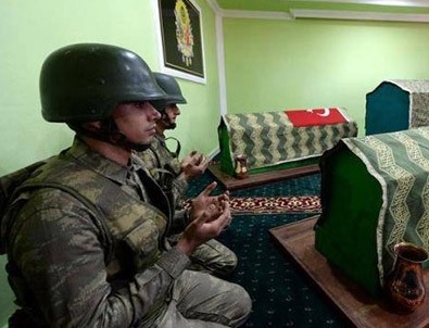 Askerin duası Hüseyin Aygün'ü rahatsız etti