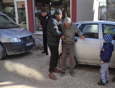 O Kıyafetlere Hiç Bu Kadar Acı Bakmamıştı