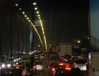 FATIH SULTAN MEHMET KÖPRÜSÜ - FSM'de feci ölüm! Trafik felç