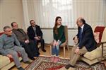 REFİYE YILMAZ - Sağlık Bakanı Müezzinoğlu, Abd'de Tedavi Gören Refiye Yılmaz'ı Evinde Ziyaret Etti