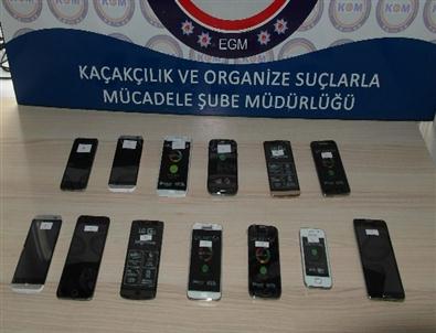 Elazığ'da Kaçak Sigara ve Cep Telefon Operasyonu