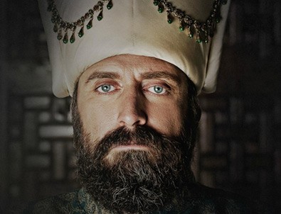 İşte Halit Ergenç'in yeni rol arkadaşı