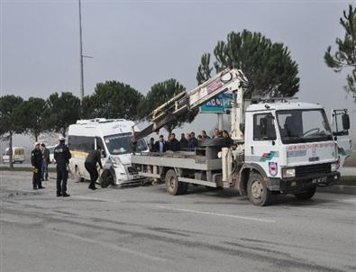 Balıkesir'de Öğrenci Servisi Kazası Açıklaması